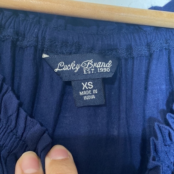 ✅ Lucky Brand Off Shoulder 3/4 sleeve Floral Embroidered Navy Top XS - Picture 7 of 8
